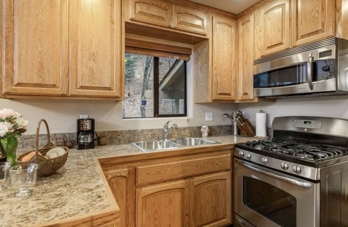 Arrowhead Villas Cabin | The Mountain Haven Hideaway! Perfect Location! 3/2