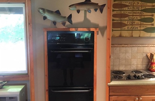 Klamath Falls Cabin | THE REDBAND CABIN - 2 acres at Rocky Point on Klamath Lake - Boat, hike, fish!