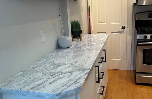 Upper Market Cottage | The “Treehouse” centrally-located quaint Cottage w/views!