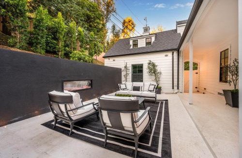 Sherman Oaks Villa | The Ultra-Luxury Escape in Coldwater Canyon