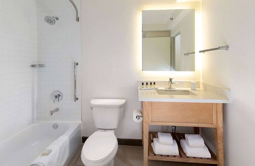 San Luis Obispo Hotel | The Wayfarer San Luis Obispo, Tapestry Collection by Hilton