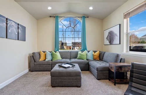 Longview House | This house is a 3 bedroom(s), 2 bathrooms, located in Longview, WA.
