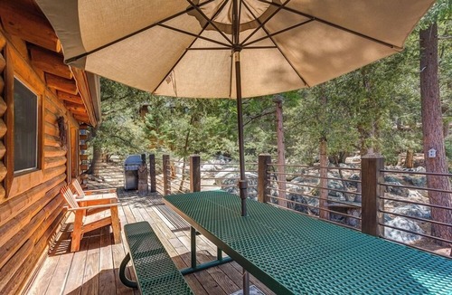 Fern Valley Cabin | This newer, spacious 2600 sq. ft 2-story log home is well insulated with thermostatically controlled central heating. There are 4 large bedrooms and the Master Suite is complete with a king size brass bed with a separate sitting area, 25" Color Tele