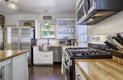 Fetters Hot Springs-Agua Caliente House | Timeless Charm, Modern Comfort close to everything