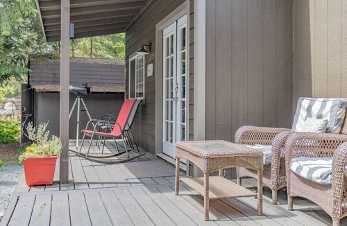 Ashford Cabin | Tiny Cabin B, Steps from Mt. Rainier Nat Park W/firepit close to river & trails