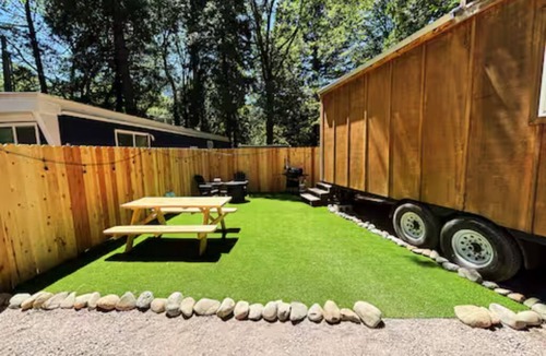 Dunsmuir House | Tiny Home near MT Shasta!