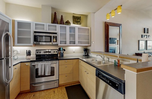 Chelan Condo | Top-floor penthouse condo with spectacular views - steps to lake/pool/hot tub