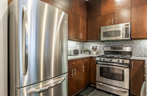 Mammoth Lakes House | Townhome with Shared Hot Tub, Mountain and Golf Course Views; An Easy Walk to Ea