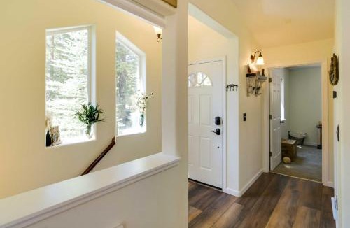 Peninsula Village House | Tranquil Lake Almanor Getaway w/Grill!