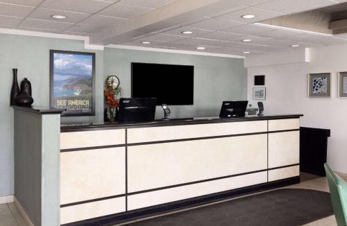 North Fremont Street Hotel | Travelodge by Wyndham Monterey Bay
