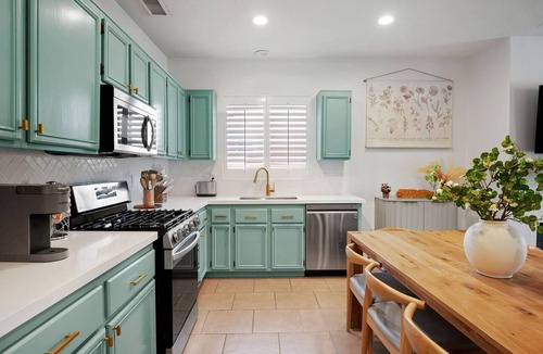 Coachella House | [TRENDlNG] 5BR Pool Villa | Near Festival | Arcade