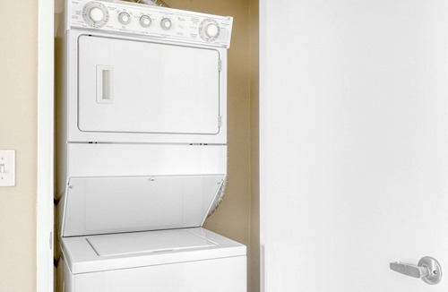 Chinatown Apartment | Trendy Downtown 1BR w/ Pool, W/D & Gym, near Broad Museum, by Blueground