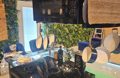 North Long Beach Apartment | Tulum styled 3-bedroom full apartment or 1 room stay in enjoyable Long Beach
