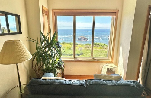 Trinidad Bed & Breakfast | Turtle Rocks Oceanfront Inn