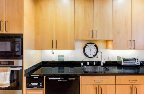 Potrero Hill House | Two Bedroom, Two Newly Renovated Bathrooms, Deck
