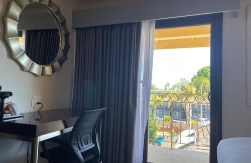 Westside Santa Cruz Hotel | Two King bed & sofa bed Santa Cruz Beach Boardwalk