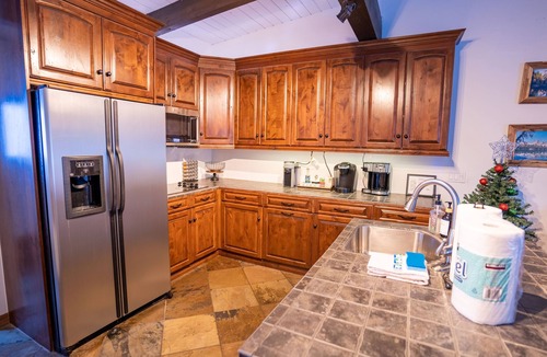 Mammoth Lakes House | Tyrolean Village Getaway