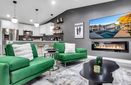 Coachella House | Ultimate Coachella Stay: Pool & Fun & pickleball