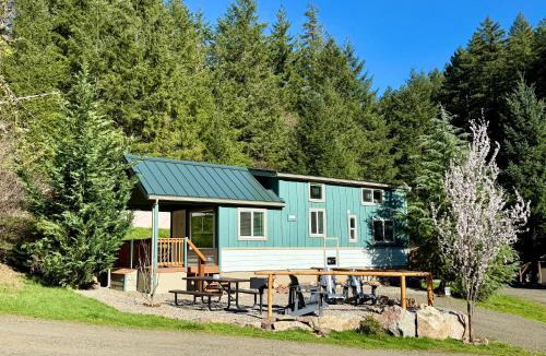 Idleyld Park Other | Umpqua's Last Resort - Wilderness Cabins, RV Park & Glamping