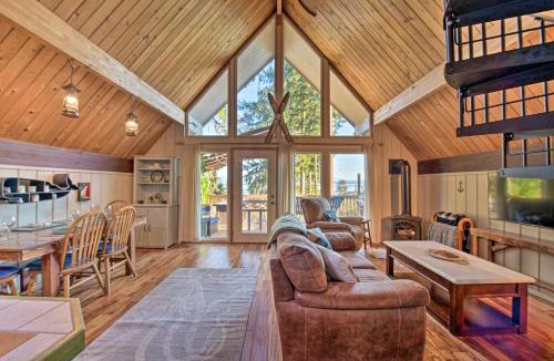 Camano Island House | Unique Camano Cabin w/Mountain + Water Views