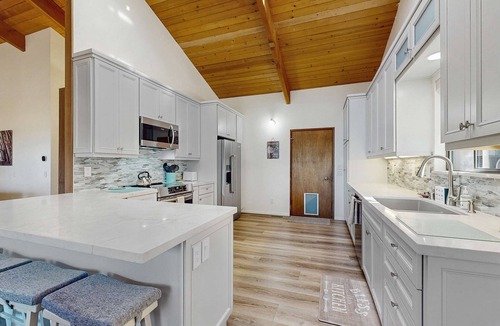 Gualala House | Updated coastal home with tranquil ocean views, gas grill, private deck