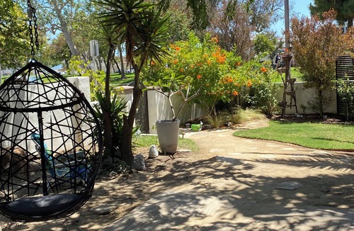 Old Towne House | Upscale, Family Friendly Coastal Retreat. 2 Blocks from So Cal’s, Seal Beach