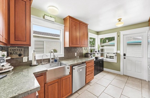 Old Towne House | Upscale Remodeled 3BR Home Near Disneyland & Old Towne Orange Quiet Luxury Stay