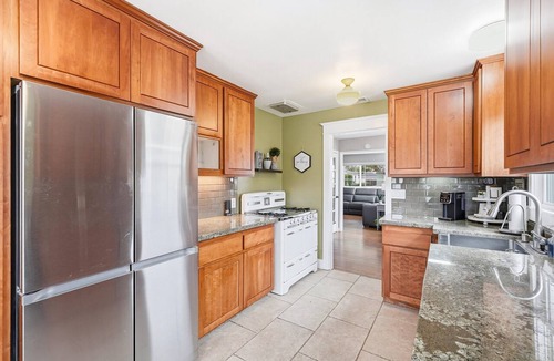 Old Towne House | Upscale Remodeled 3BR Home Near Disneyland & Old Towne Orange Quiet Luxury Stay