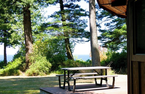 Lummi Island Cabin | Upscale Yurt/Sauna/Pet Friendly/Water View/FP, close to beach