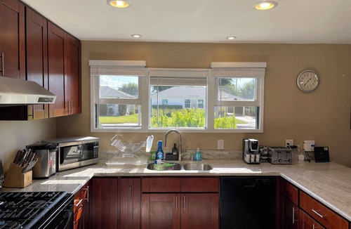 El Monte House | Urban 3-Bedroom House Newly Remodeled with WiFi, AC, PPV TV in lovely El Monte