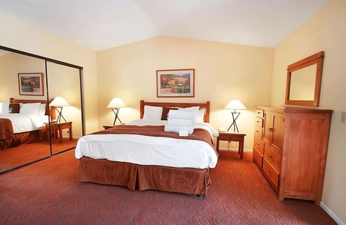 San Diego Country Estates Hotel | Vacation is Calling! Four Classy Units, Pool, Tennis Court, Onsite Game Room