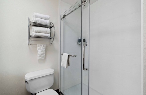 Vacaville Hotel | Value Stay! Short Drive to Browns Valley Park! With outdoor pool and terrace
