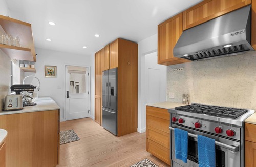 Venice House | Venice 3BR | Walk to Beach + Fire Pit | C&C