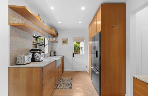 Venice House | Venice 3BR | Walk to Beach + Fire Pit | C&C