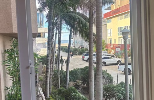 Marina Peninsula Condo | Venice Beach Pier 3 BR condo 100 steps to the sand. Pets Welcome