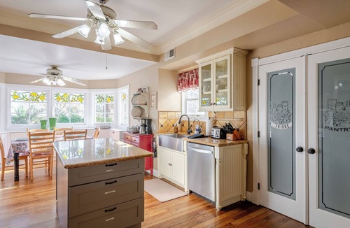Paso Robles House | Victorian Estate, Two Houses, Sleeps 30! 11 Bedrooms, 7 Baths & Tennis court