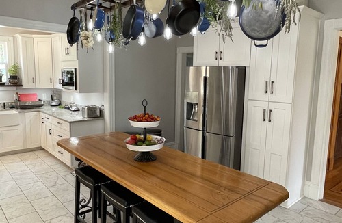 Yreka House | Victorian Mansion Newly Renovated. Sleeps 16. Two kitchens.