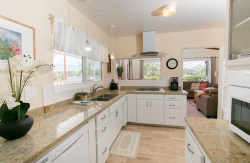 Alta Mesa House | Views, Ocean/Mountain, Hot Tub, AC, Walk to Mesa Village, Gated Yard
