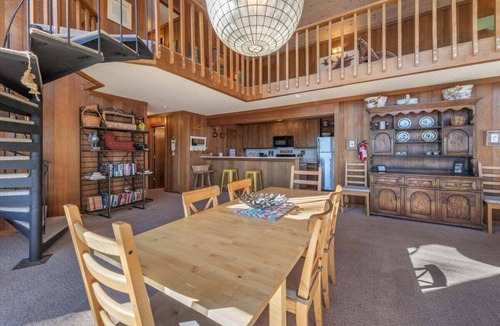 Lake Forest House | Viewtopia in Dollar Point Tahoe City - Near town, biking and hiking Trails