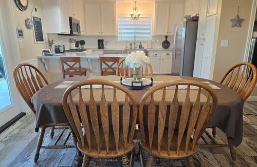 Templeton House | Vineyard & Valley View Cottage w/hot tub Tranquil Farmhouse w/stunning sunsets.