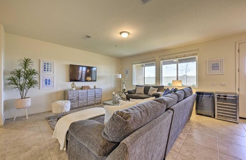 Visalia House | Visalia Home w/Yard: 4 Mi to Downtown!