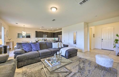 Visalia House | Visalia Home w/Yard: 4 Mi to Downtown!