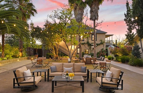 Sonoma House | Vita @ Bungalows 313 - Half a block off the Historic Sonoma Plaza