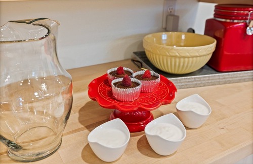 SeaTac House | Walk 2 Light Rail-Quiet-HotTub-0.5 mi 2 Airport-Food, Shopping, Fun!