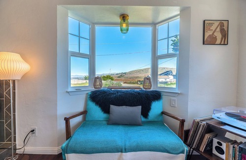 Salmon Creek House | Walk to Beach! Hot Tub Guest Studio Dog-OK! Bodega Breeze & Cabin!