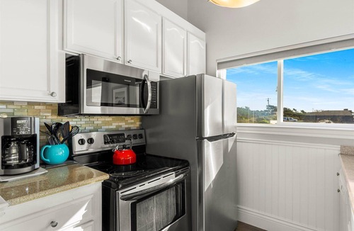 Sereno del Mar House | Walk to Beach! Sonoma Coast~Game Room & Dog~Friendly~Bodega Bay Beach House