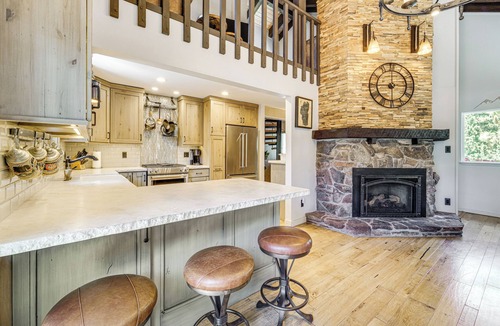 Incline Village Cottage | Walk to Diamond Peak: Luxe Chalet w/Mtn-View Deck