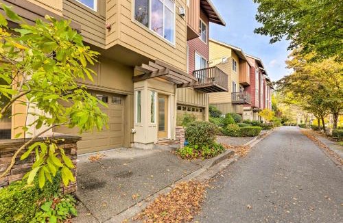 Issaquah House | Walk to Local Shops & Eats! Quaint Issaquah Home