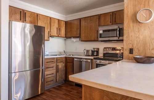 Mammoth Lakes Condo | Walk to the Lifts, ski in ski out!
