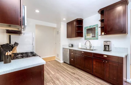 Hillcrest Apartment | Walkable Hillcrest 2BR Eat, Explore & Relax